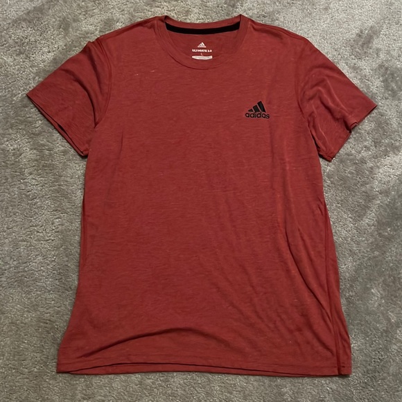 Adidas Tshirt Red - Picture 1 of 1